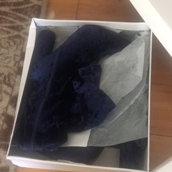 Shoes - Picture 4 of 4